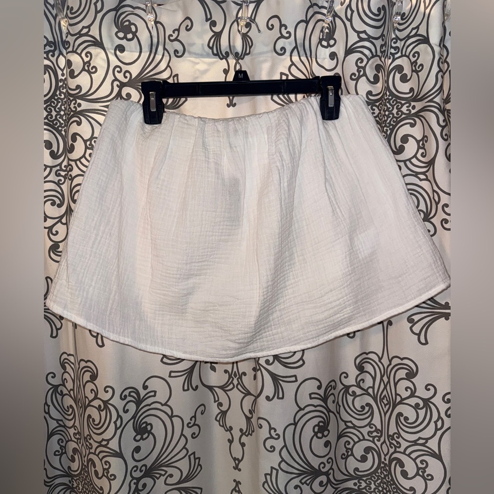 Express Flowy White Crop top